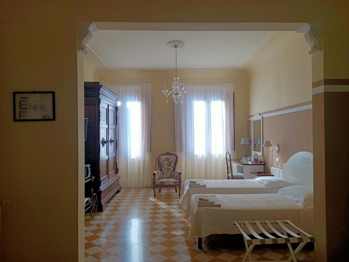 Guest House Domo Florenzia Luaran gambar